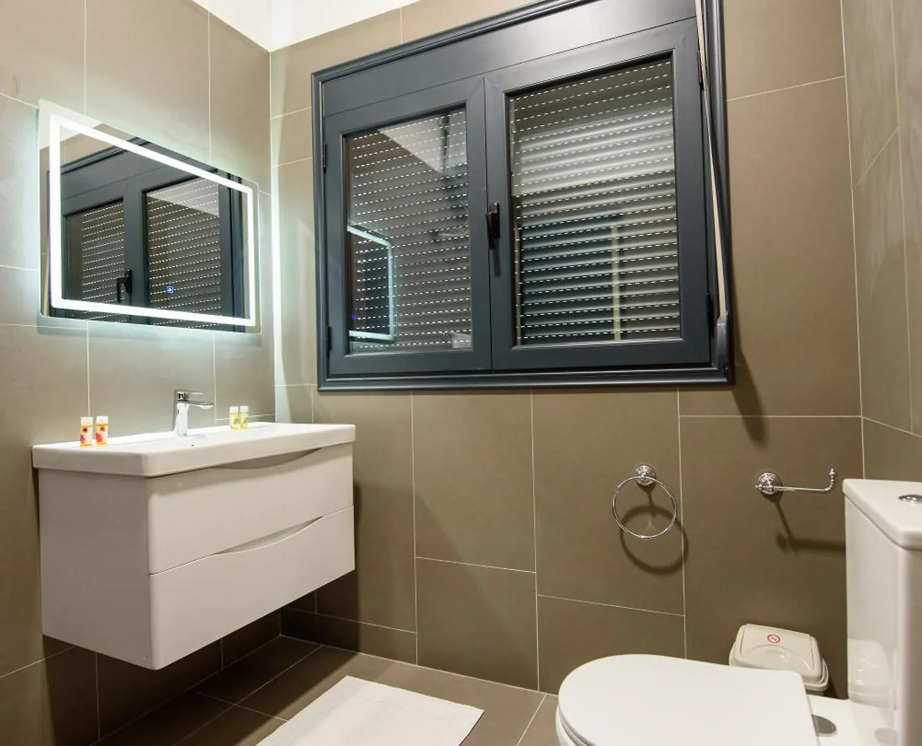 Olivium Rooms Vlorë 0*,  阿尔巴尼亚